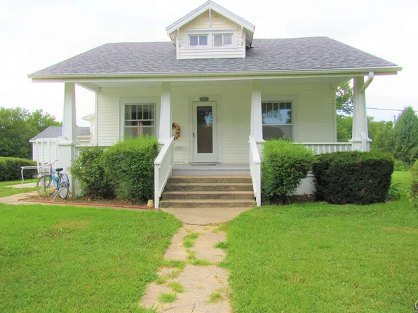 23237 Oak St, Vassar, KS 66543