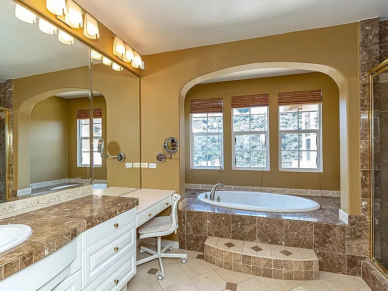 2515 Ridgegate Row — Photo 12