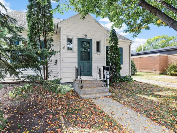 1717 Schlimgen Ave, Madison, WI 53704