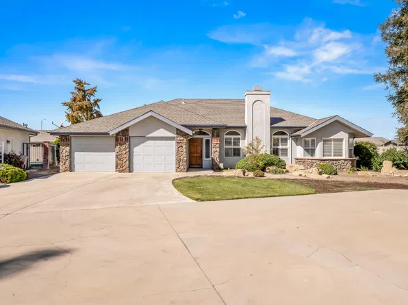 2055 N Cambridge Cir, Reedley, CA 93654
