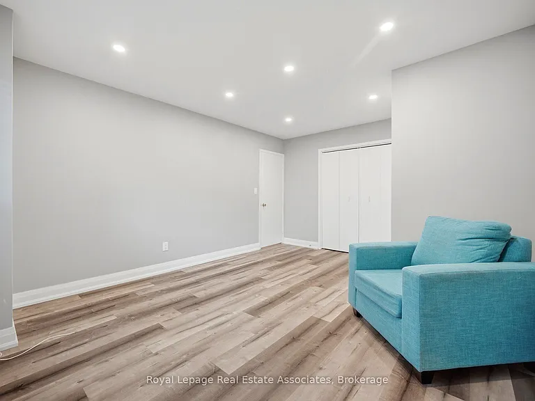 22 Saint James St #A — Photo 25