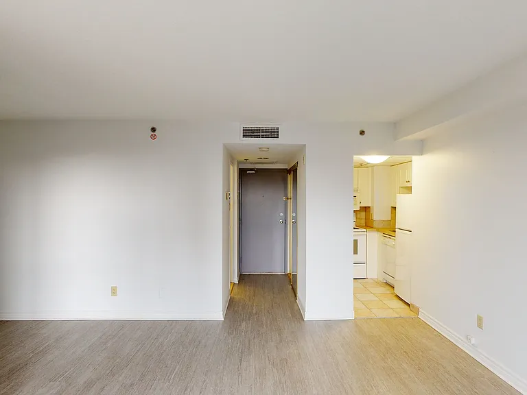 341 Maclaren St — Photo 19