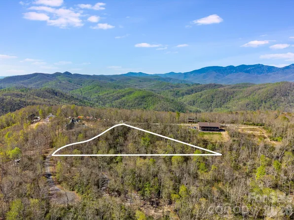 27 Trails End Rd, Spruce Pine, NC 28777