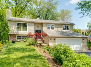 33651 N Winnebago Ct, Grayslake, IL 60030