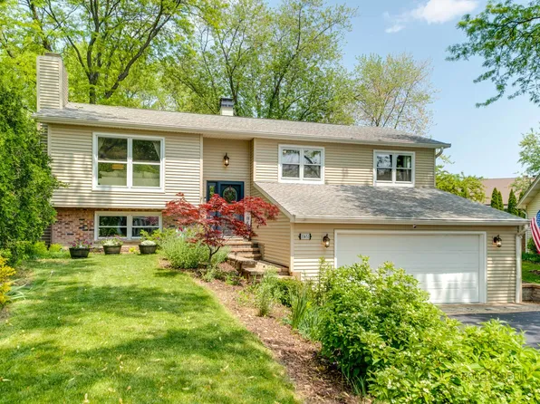 33651 N Winnebago Ct, Grayslake, IL 60030