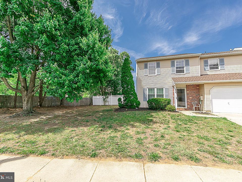 1st image of 211 Lafayette Dr