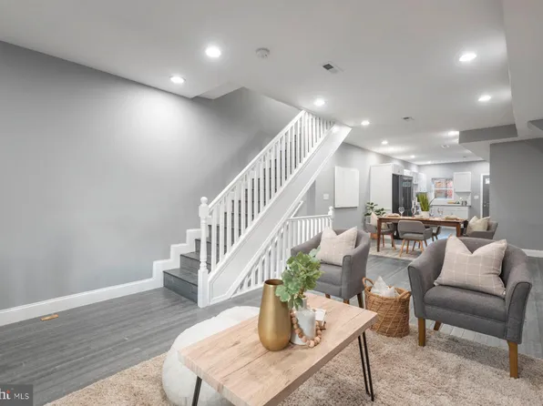 2427 Barclay St, Baltimore, MD 21218