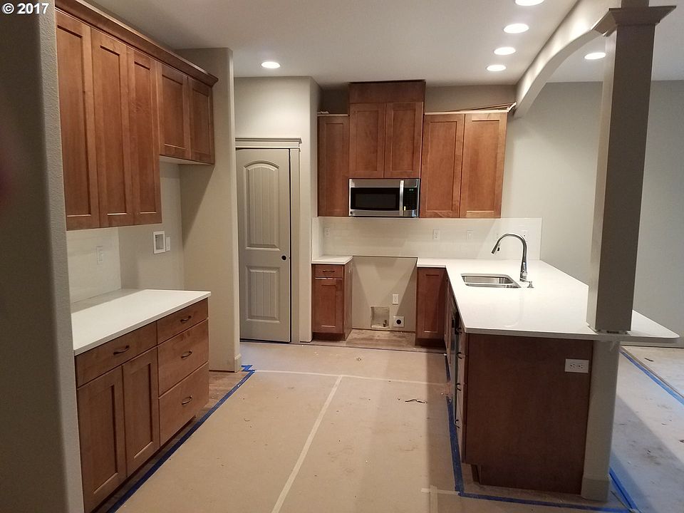 2nd image of 9425 SW 77th Ave