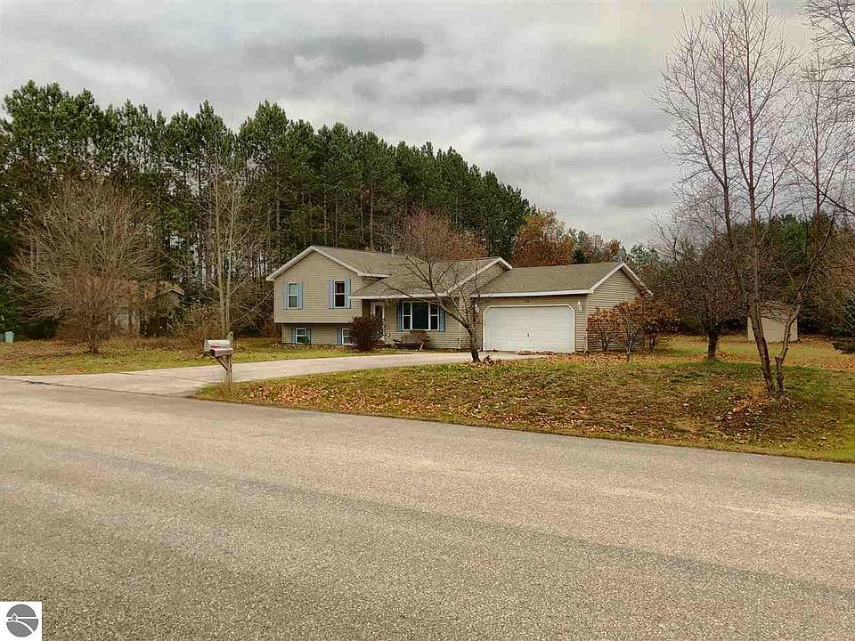 1st image of 2730 Pine Breeze Dr