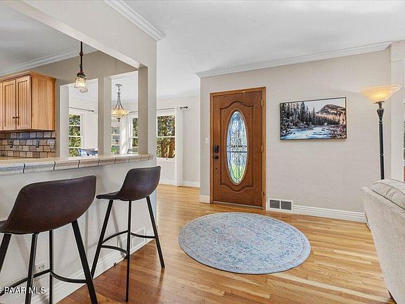 2nd image of 423 Park Ave