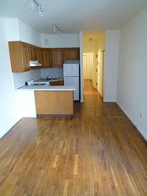 Rented by Chartwell Manhattan Realty | media 42