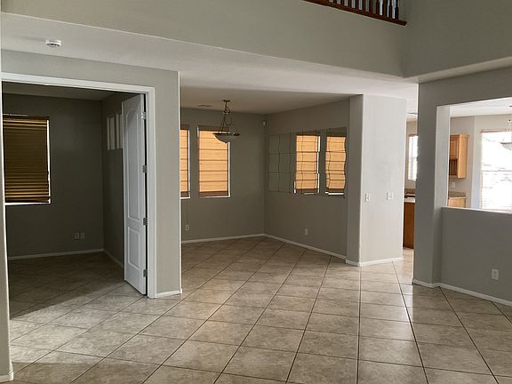3rd image of 769 Feather Ridge Dr