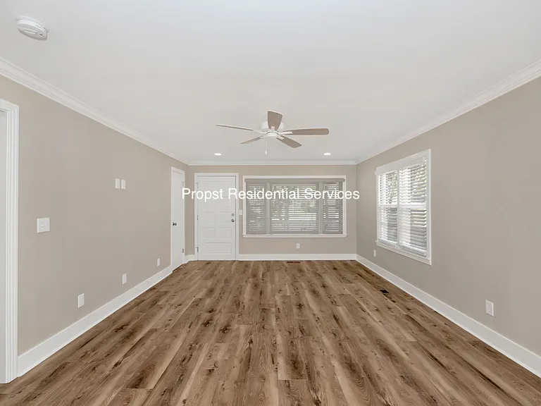 1616 McCullough Ave NE — Photo 12