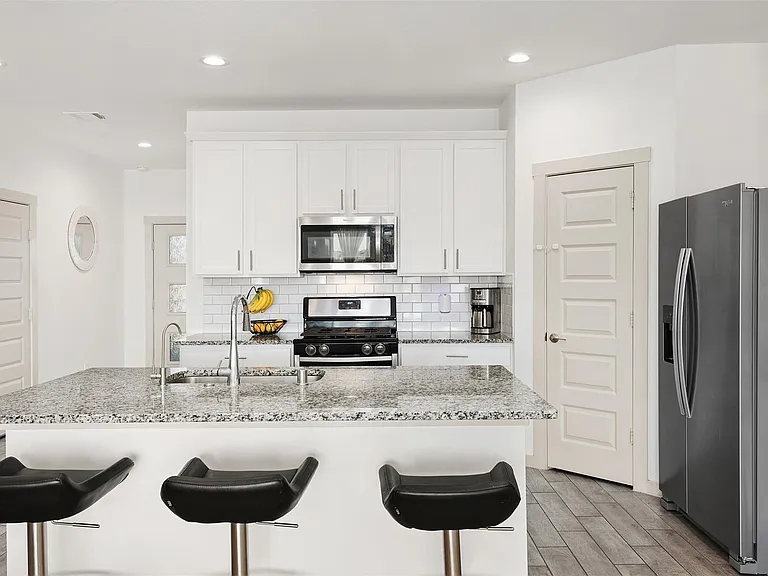 2421 Mar Vista Ln — Photo 9