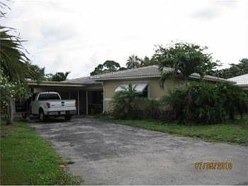 1st image of 566 SE 13th Ave