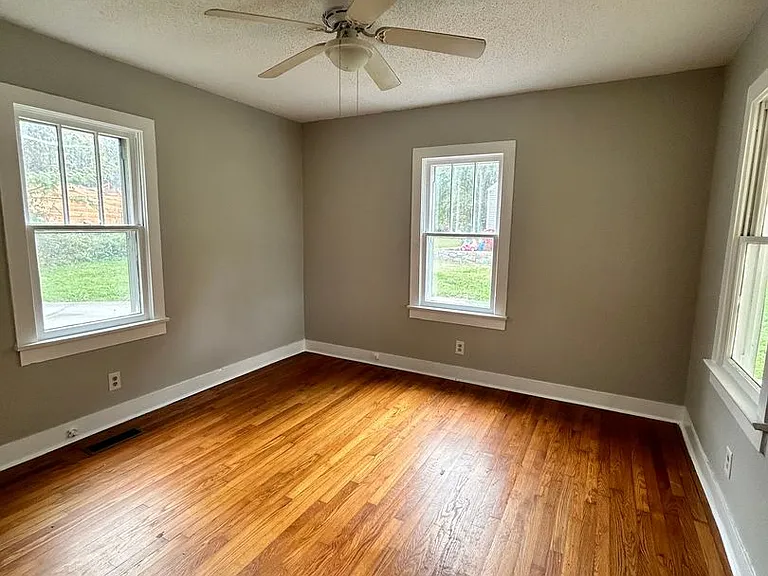 121 N Three Notch Rd — Photo 7