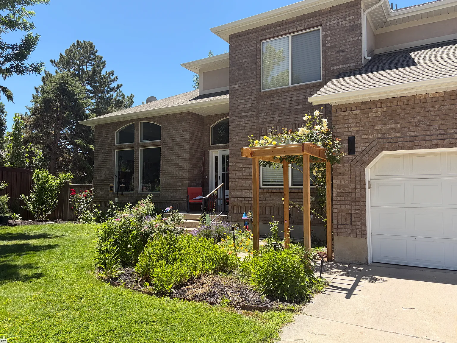 5 bed, 3500 sqft, $4,195 — Photo 3