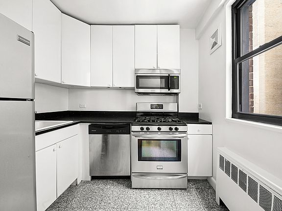 5th image of 116 Central Park S APT 5G
