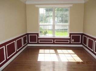 812 Dawn Ln, Williamstown, NJ 08094