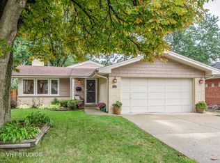 813 Wilkinson Pkwy, Park Ridge, IL 60068