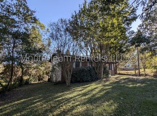 519 E Blue Ridge Rd, East Flat Rock, NC 28726