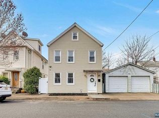 54 Hayward Pl, Wallington, NJ 07057