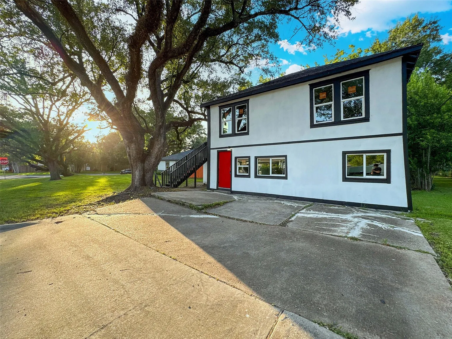 2 bed, 1.0 bath, $1,450 — Photo 1