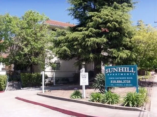 Sunhill Apartments — Photo 1