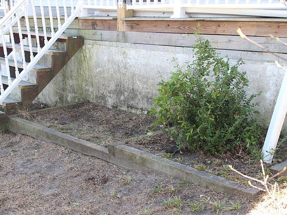 5th image of 524 Greensville Ave