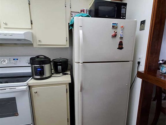 4th image of 30 NW 87th Ave APT C210