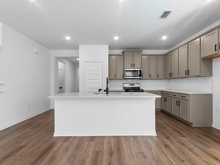 1227 Stockton Trl — Photo 10