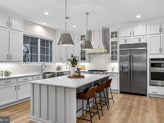5th image of 902 Olympian Cir SW