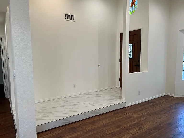 20230 Stagg St — Photo 6