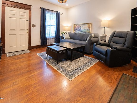 2nd image of 1521 Gallagher St