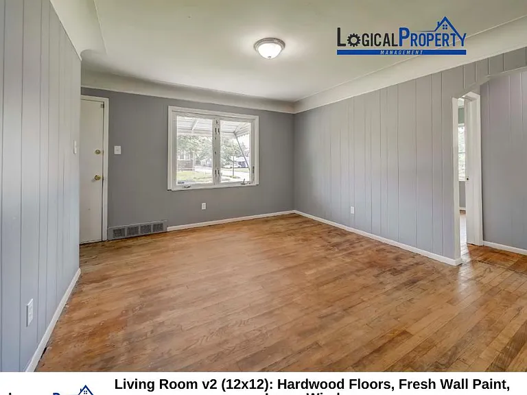 6. Living Room v