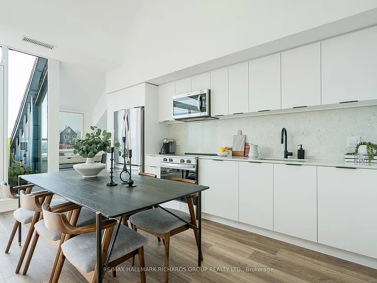 31 Huron St #Penthouse 610 — Photo 3