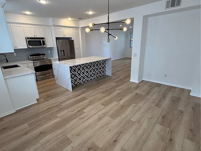 3009 E Pacific Coast Hwy — Photo 9