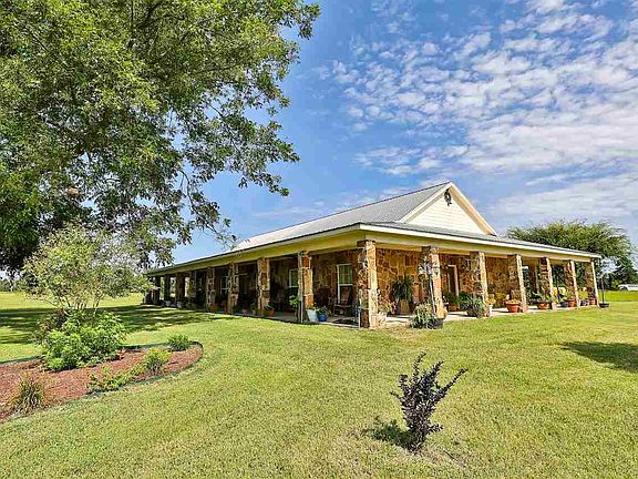 3rd image of 1382 County Road 3115 N