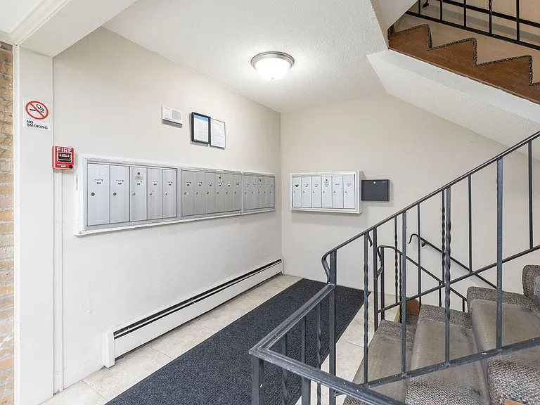 Campus East Apartments: Your Perfect Home Near U of M Twin Cities! — Photo 10