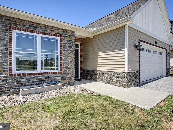 5th image of 103 Blackbird Ln