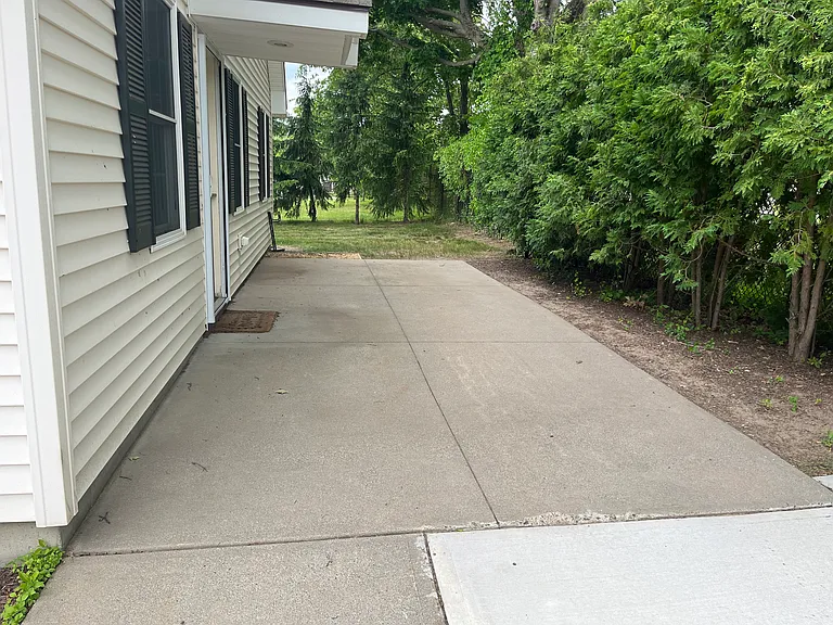 75 Parsons St #V — Photo 14