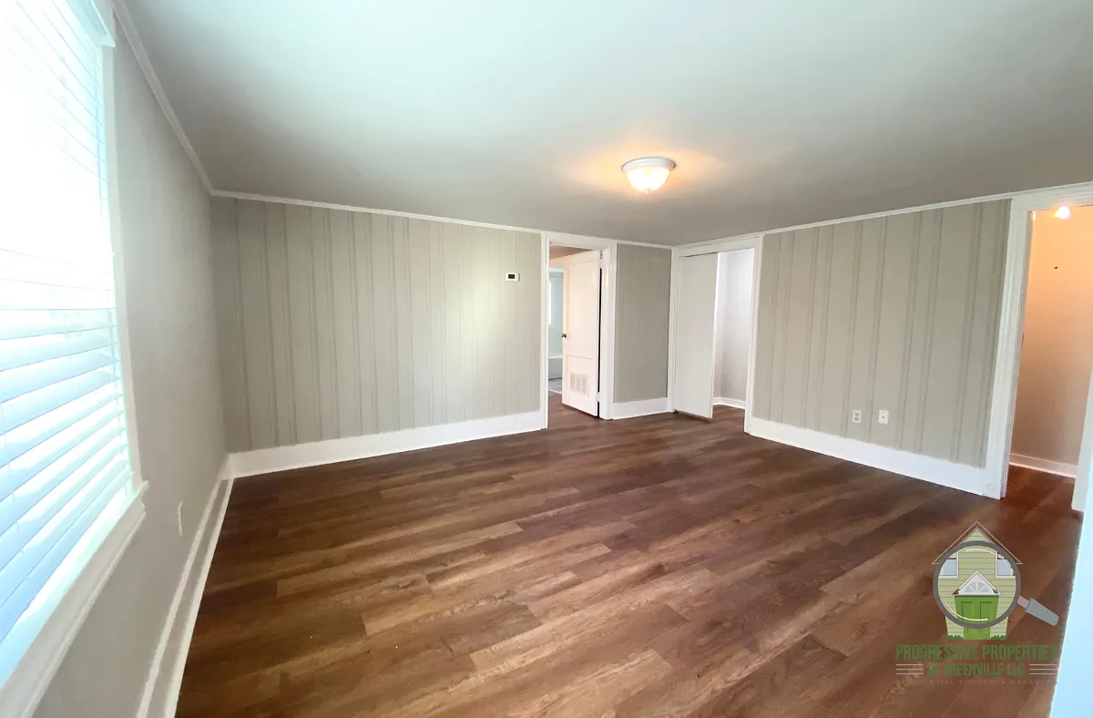 108 Central Avenue - C — Photo 2