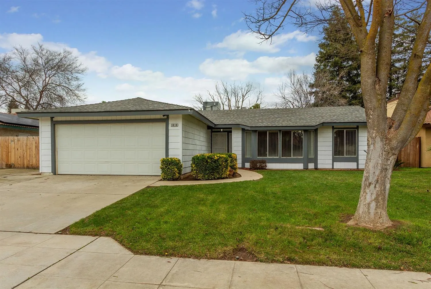 3818 N Cleo Ave photo 1