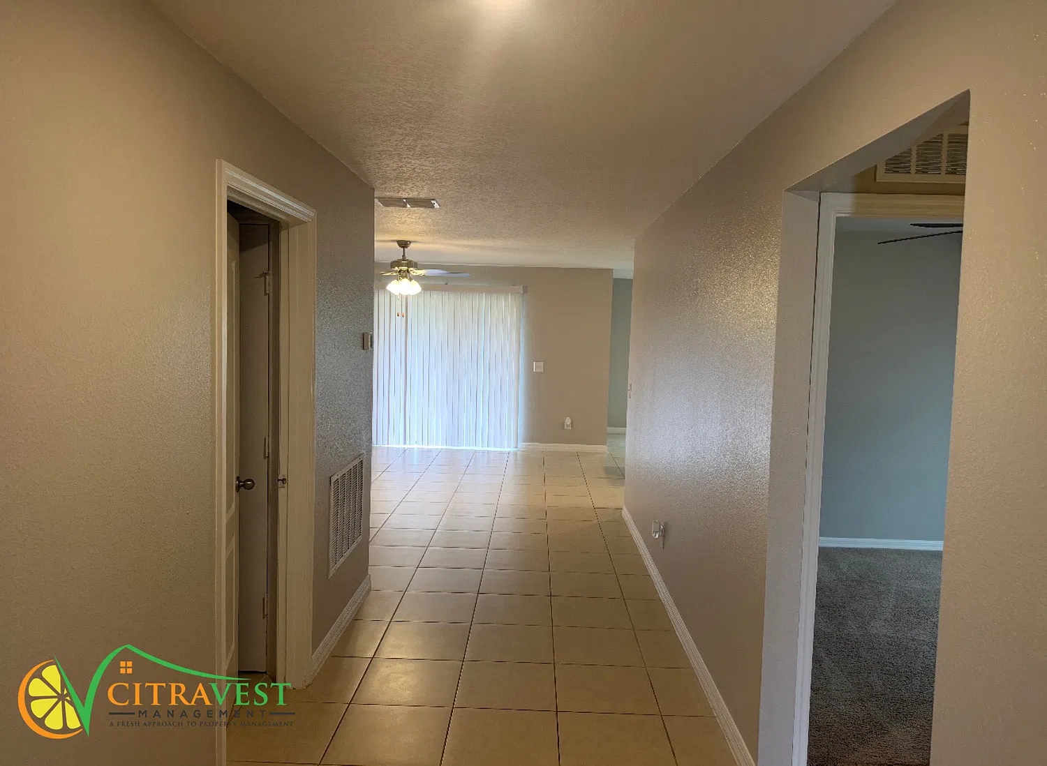 Beautiful 3 Bed/2 Bath w/ 2 Car Garage and Lanai! — Photo 2