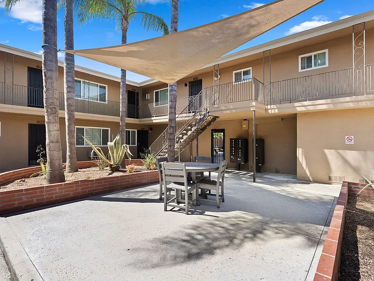 Melrose Manor Apartments - Riverside, CA — Photo 98