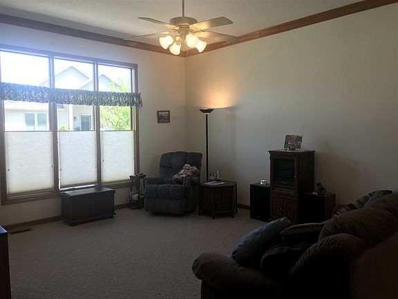 5th image of 1350 Hollendale Dr