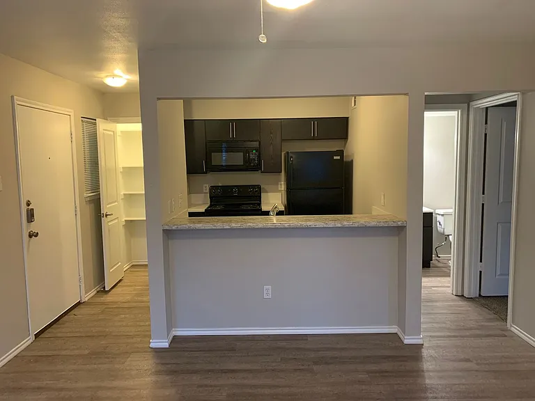Monarch Place — Photo 4