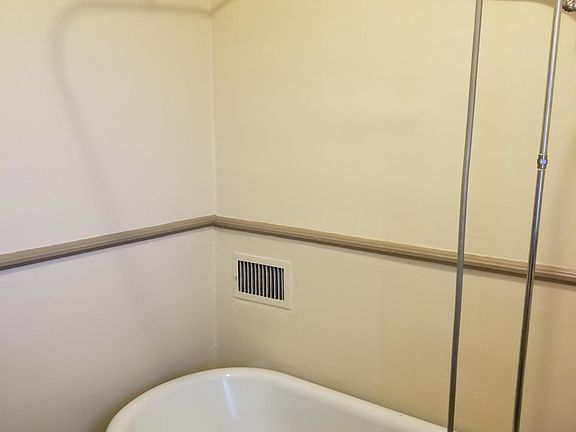 5th image of 1105 Main St Unit 4