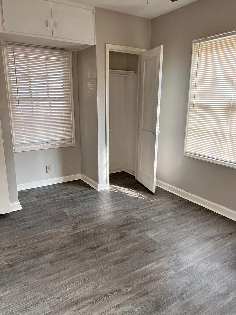 Spacious 2-Bedroom, 2-Bath Home with Private Yard & Covered Parking — Photo 2