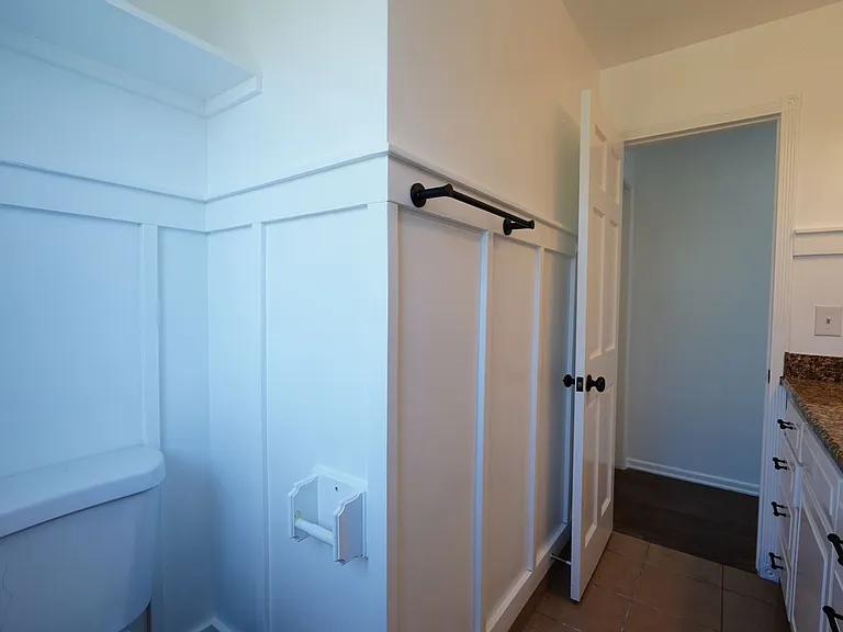 719 Esther Way — Photo 26